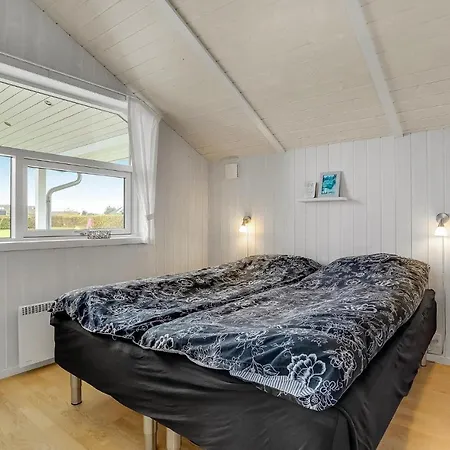 Stunning In Haderslev With Kitchen Holiday home *
