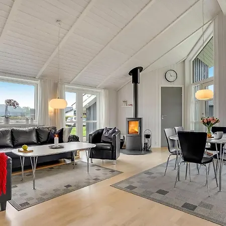 Stunning In Haderslev With Kitchen Holiday home *