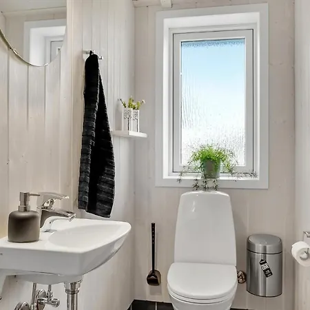 Holiday home Stunning In Haderslev With Kitchen *